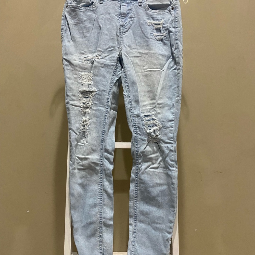 No Boundaries Mid Rise Skinny Jeans Size 5 Light Wash Distressed Raw Hem 0174